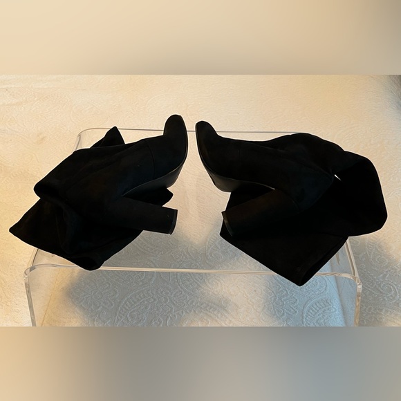 Like new - Over the knee micro fibre suede black boots. - Picture 3 of 6